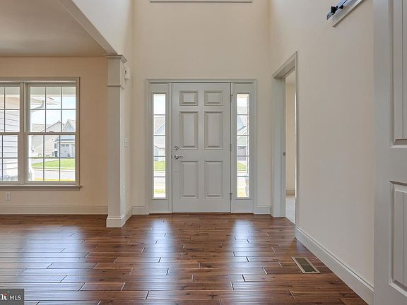 2nd image of 17 Rolling Meadow Rd