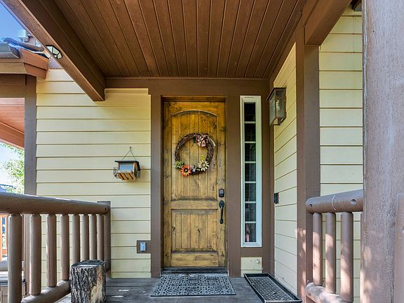 2nd image of 3027 Lower Saddleback Rd