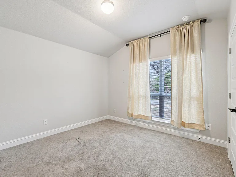 21709 Osage Ln — Photo 24