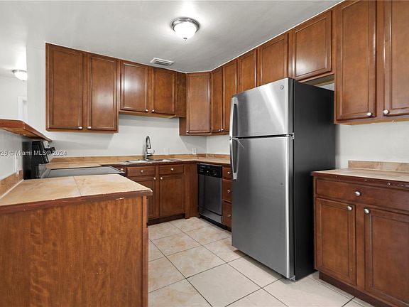 3rd image of 417 Dionne Dr