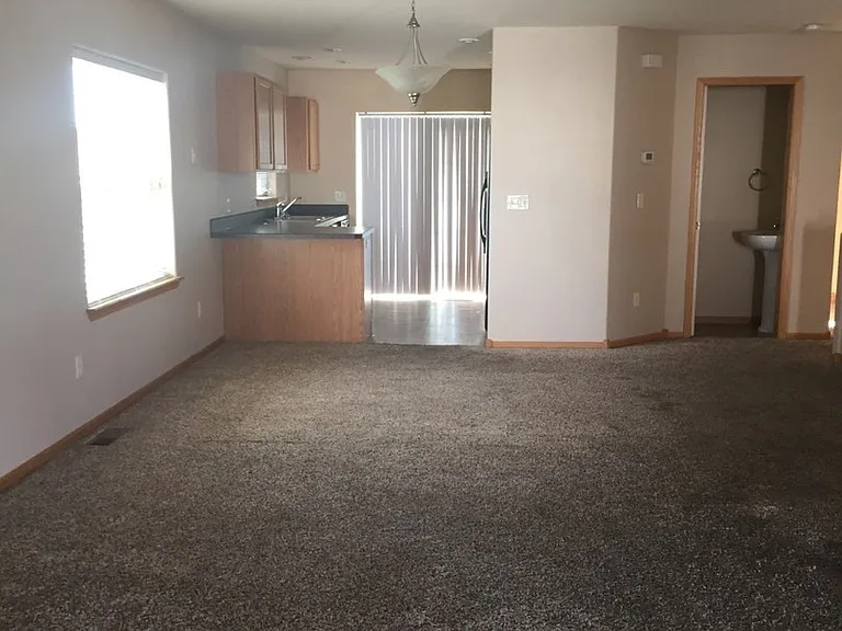 642 Antelope Cir — Photo 10