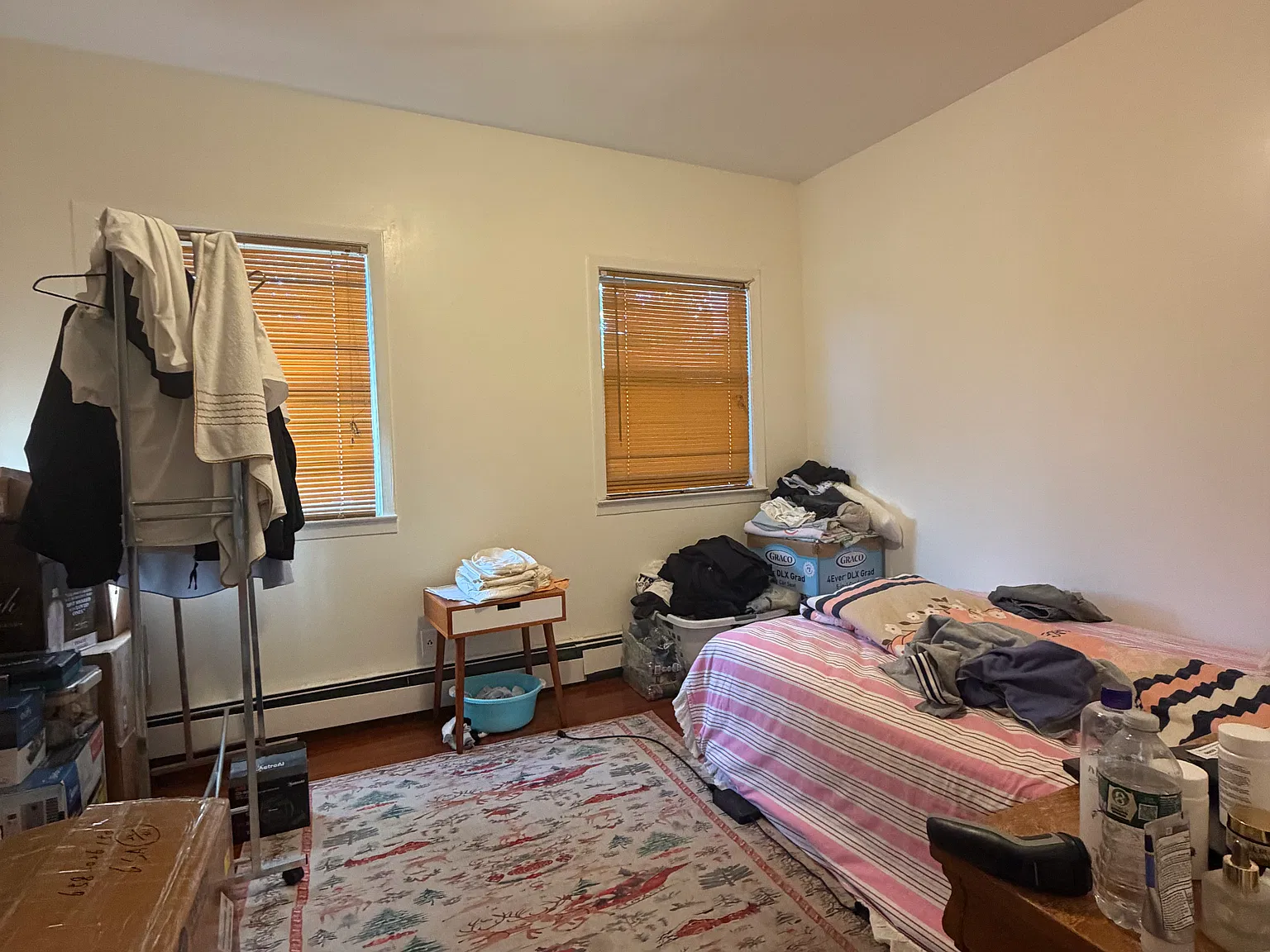 3 bed, 1000 sqft, $2,800 — Photo 3