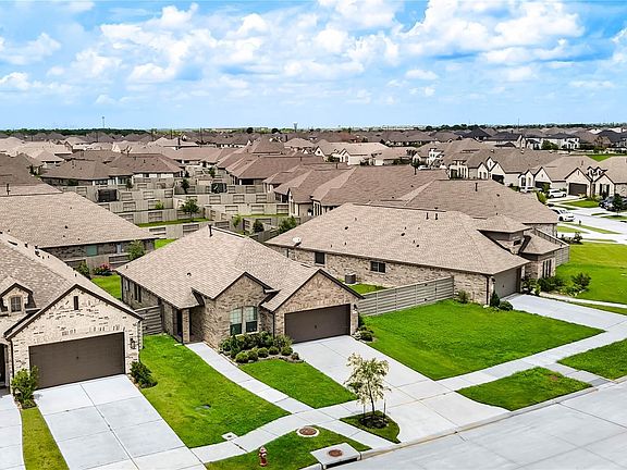 3rd image of 4806 Cedar Butte Ln