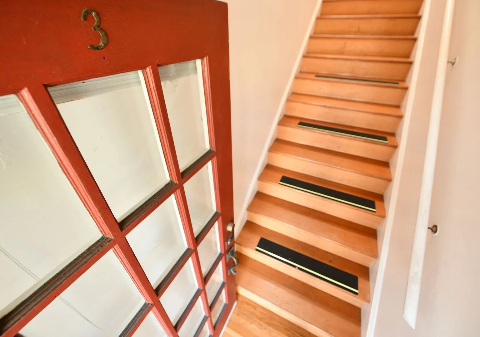 20p001 - 33-35 Yosemite Ave. — Photo 4