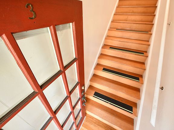 4th image of 33-35 Yosemite Ave #3