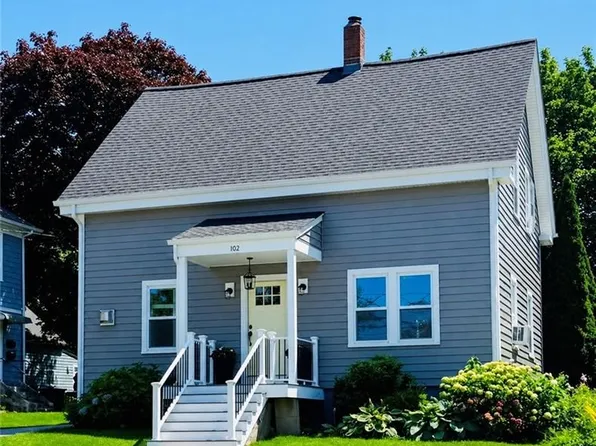 102 Bay View Ave, Bristol, RI 02809