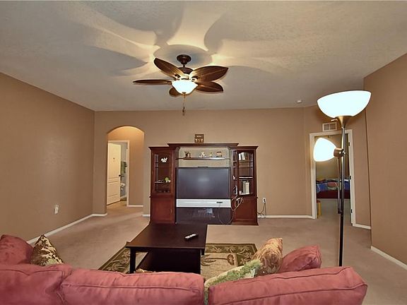 4th image of 471 Majestic Gardens Blvd