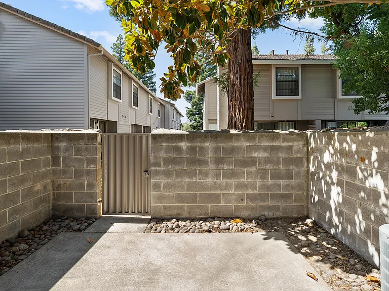 Crestview North Apartments — Photo 37