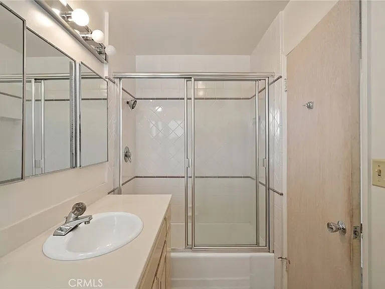 11803 Gerald Ave — Photo 22