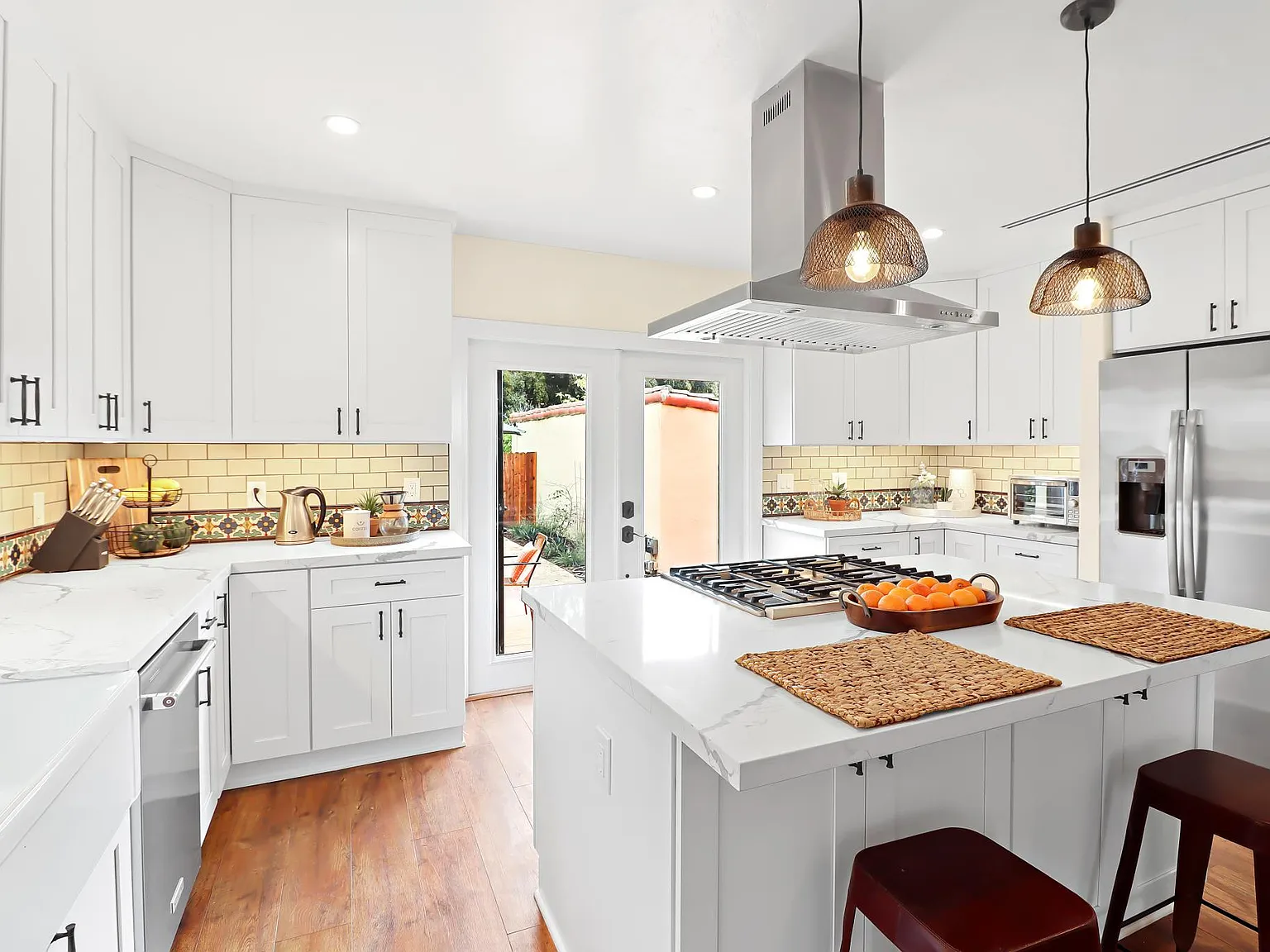 2402 W Silver Lake Dr — Photo 4