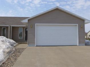 955 Anika Ct, Ellsworth, WI 54011