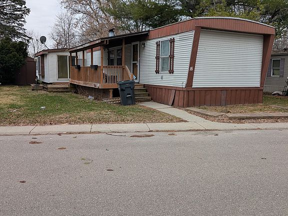 3rd image of 16 E Manor St