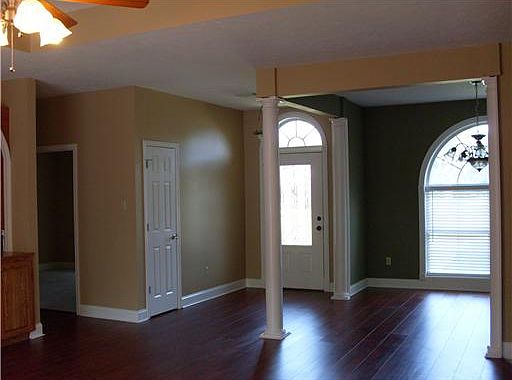 3rd image of 120 Abby Ln