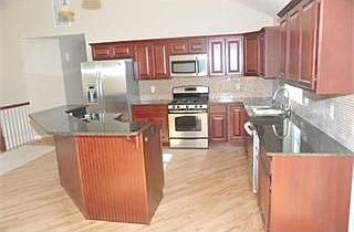 3rd image of 760 Orchard Dr