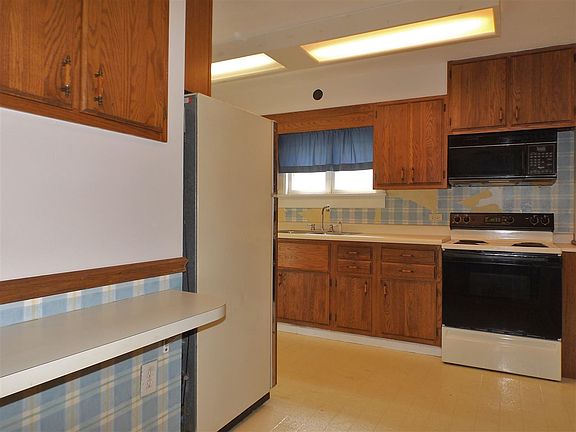 5th image of 7006 Bradbury Ave