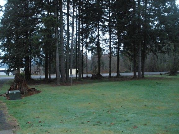4th image of 594 Studebaker Rd