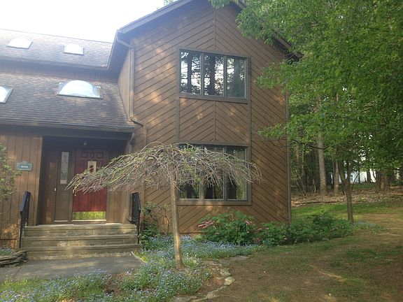 3rd image of 4610 Dartmouth Cir