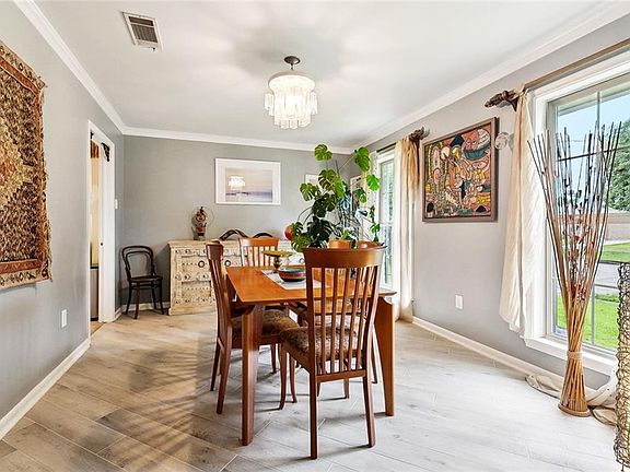 3rd image of 5238 Macarthur Blvd