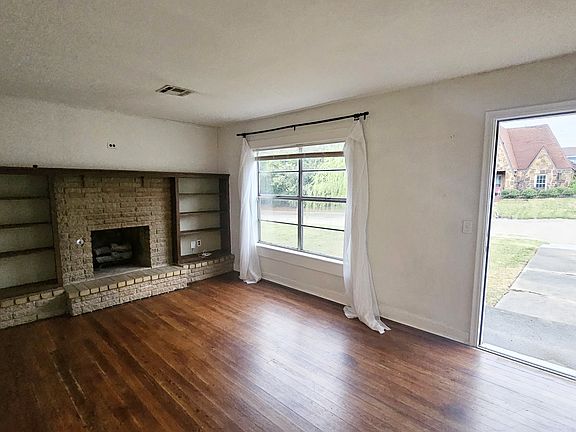 4th image of 2300 NW 31st St