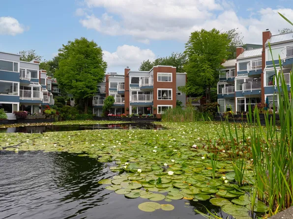 1596 Island Park Walk, Vancouver, BC V6J 0G9