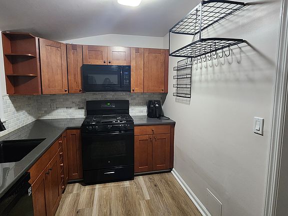 3rd image of 200 Washington St #2
