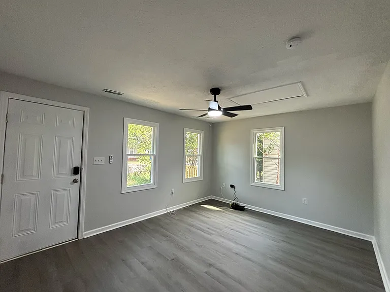 209 Gertrude St #1 — Photo 2