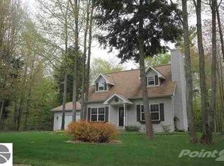 8365 Aimee Ln, Lake Ann, MI 49650