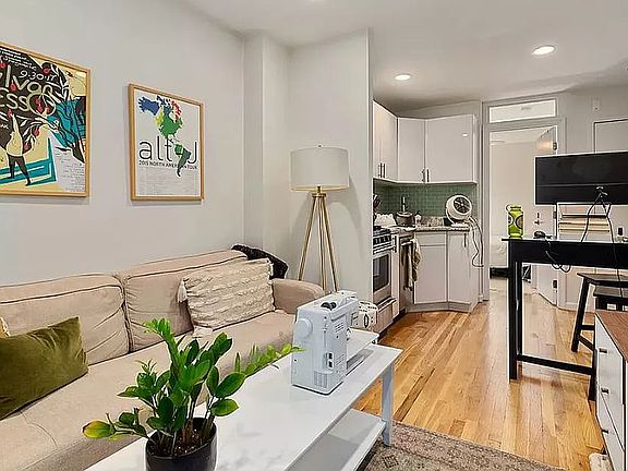 4th image of 91 Christopher St APT 10