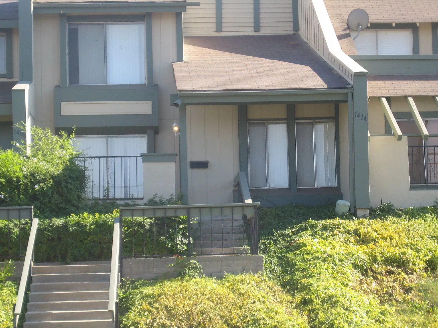 1414 Via Del Rio photo 1