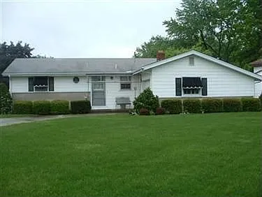 1679 Laurie Dr photo 1