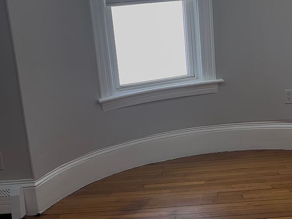 3rd image of 51 Cottage St #10