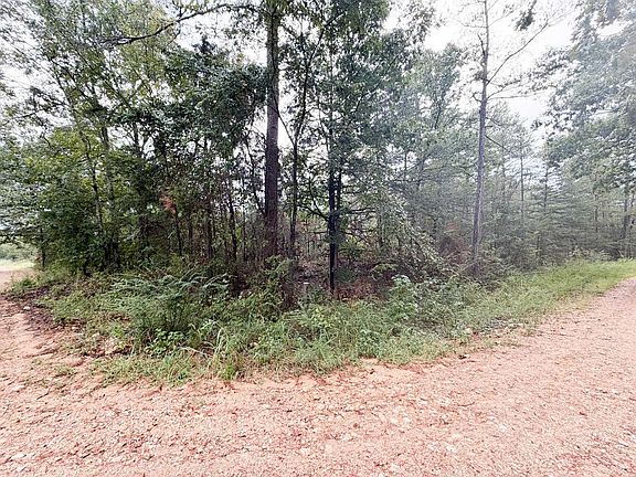 4th image of 3 Spring Creek Rd