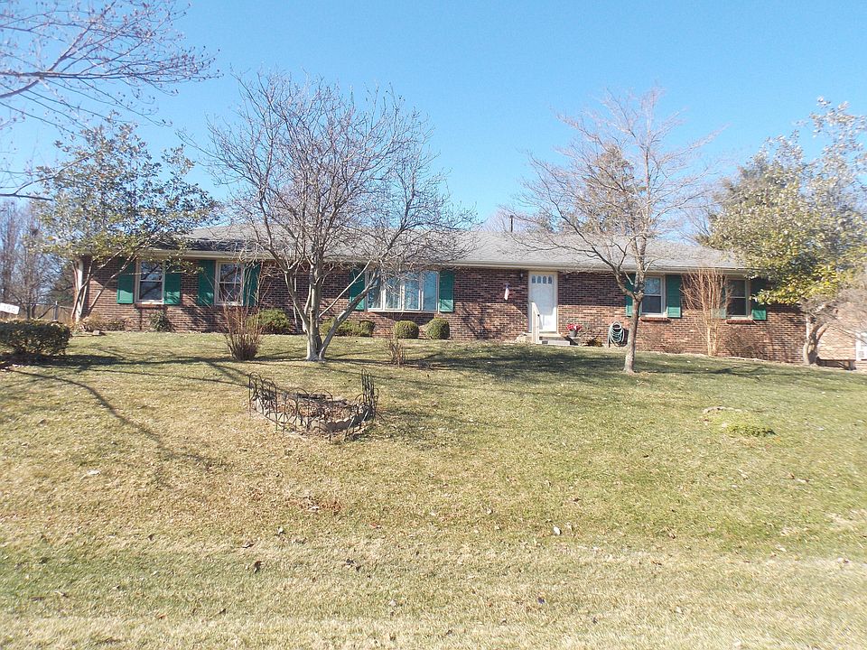 1st image of 190 Cypress Dr