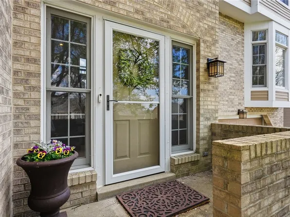 215 Cypress Knoll Dr, Sewickley, PA 15143