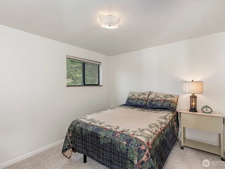 7009 Rainier Dr — Photo 13