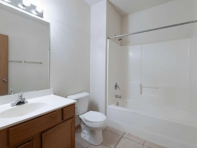 Gateway Park Apartments — Photo 66