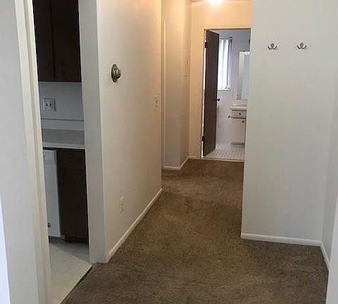 4th image of 22223 Edmunton St