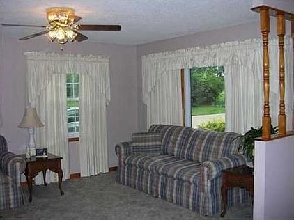 3rd image of 11039 Hillview Dr