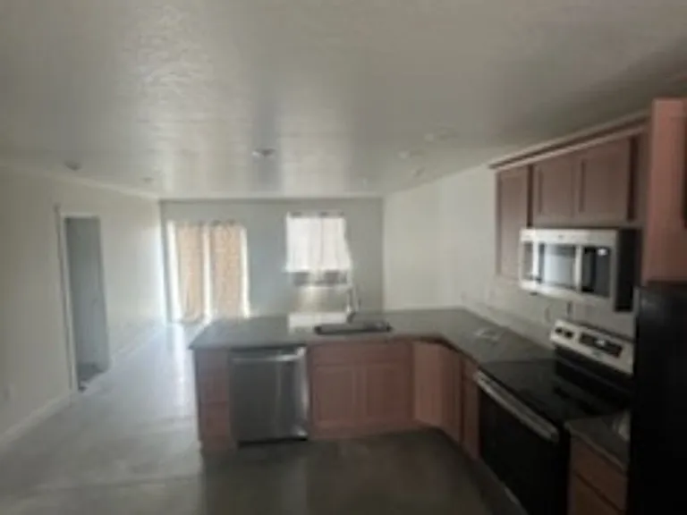 805 Tinley St — Photo 7