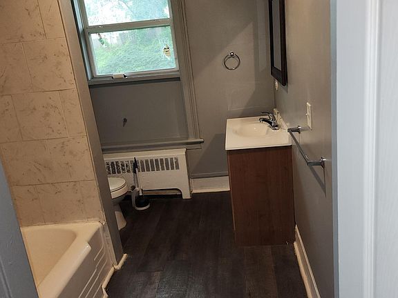 3rd image of 3 Essex St #3