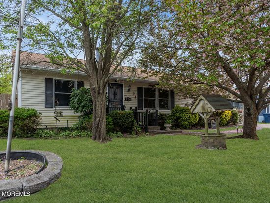 325 Spar Avenue, Beachwood, NJ 08722