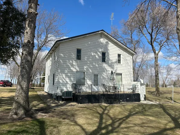 241 Main St, Roscoe, MN 56371
