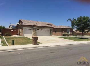 6200 Fire Opal Dr, Bakersfield, CA 93313