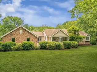 1531 Horseshoe Ridge Rd, Chesterfield, MO 63005