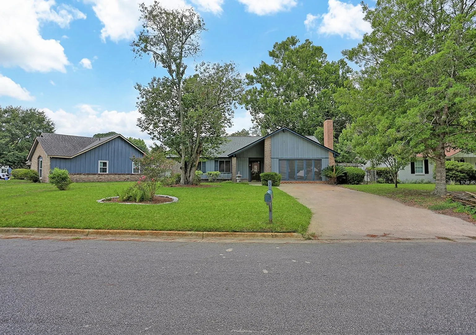 Beautifully Renovated 4-Bedroom, 2-Bath Home with Fenced Backyard — Photo 1