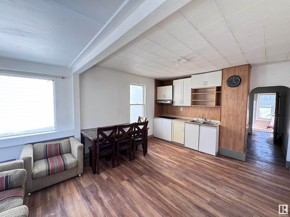 11823 79th St NW, Edmonton, AB T5B 2K9