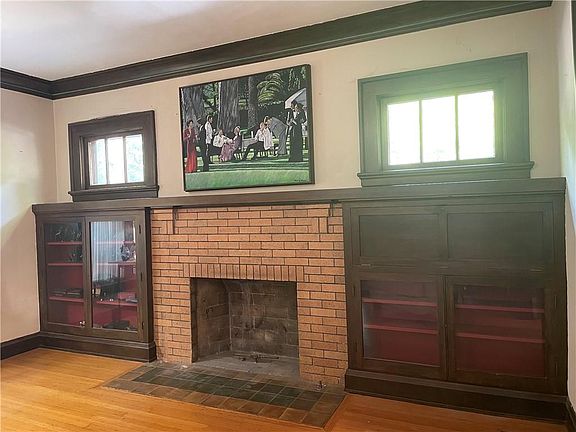 3rd image of 4021 Washington Blvd