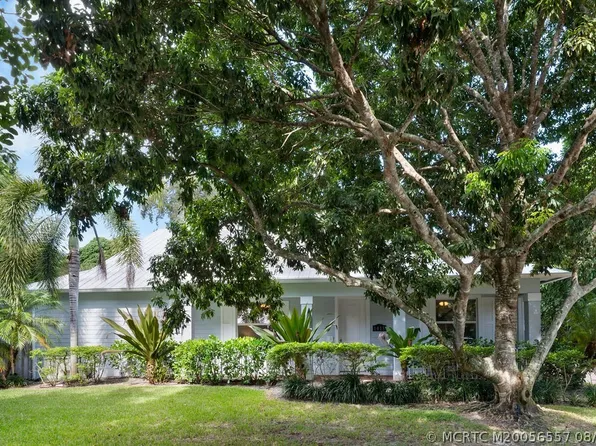 1015 SW Flora Belle Ln, Stuart, FL 34994