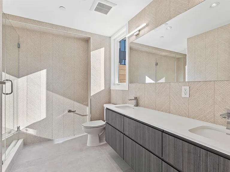 727 Adams St — Photo 17