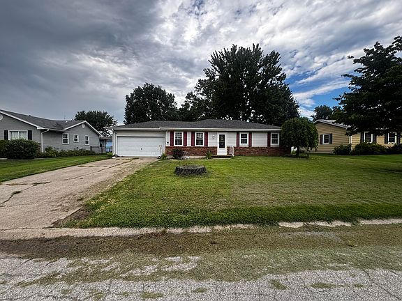 2nd image of 725 Crestwood Dr